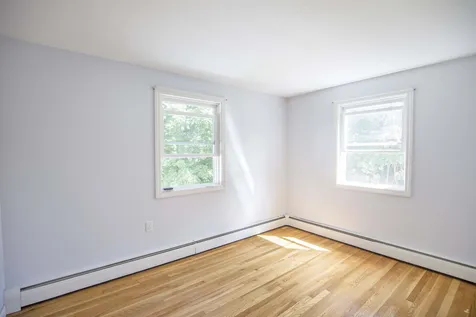 8 Gloria Road Salem NH 03079