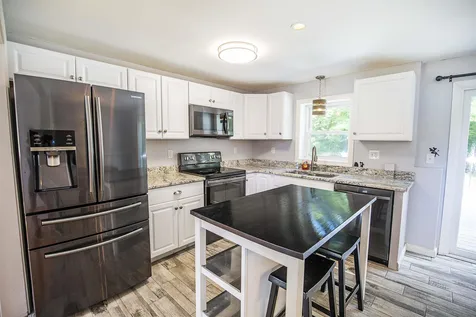 8 Gloria Road Salem NH 03079