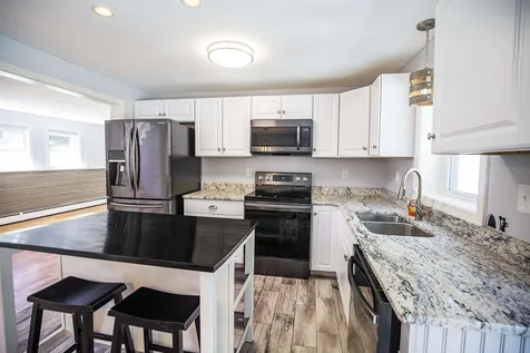 8 Gloria Road Salem NH 03079