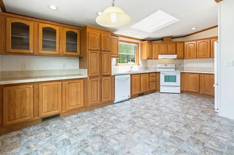 30 Hagop Road Salem NH 03079