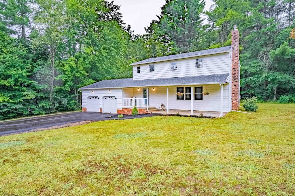 20 Oakwood Lane Essex VT 05452