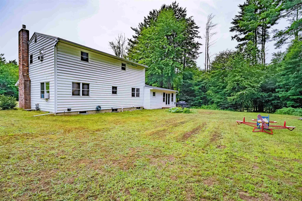 20 Oakwood Lane Essex VT 05452