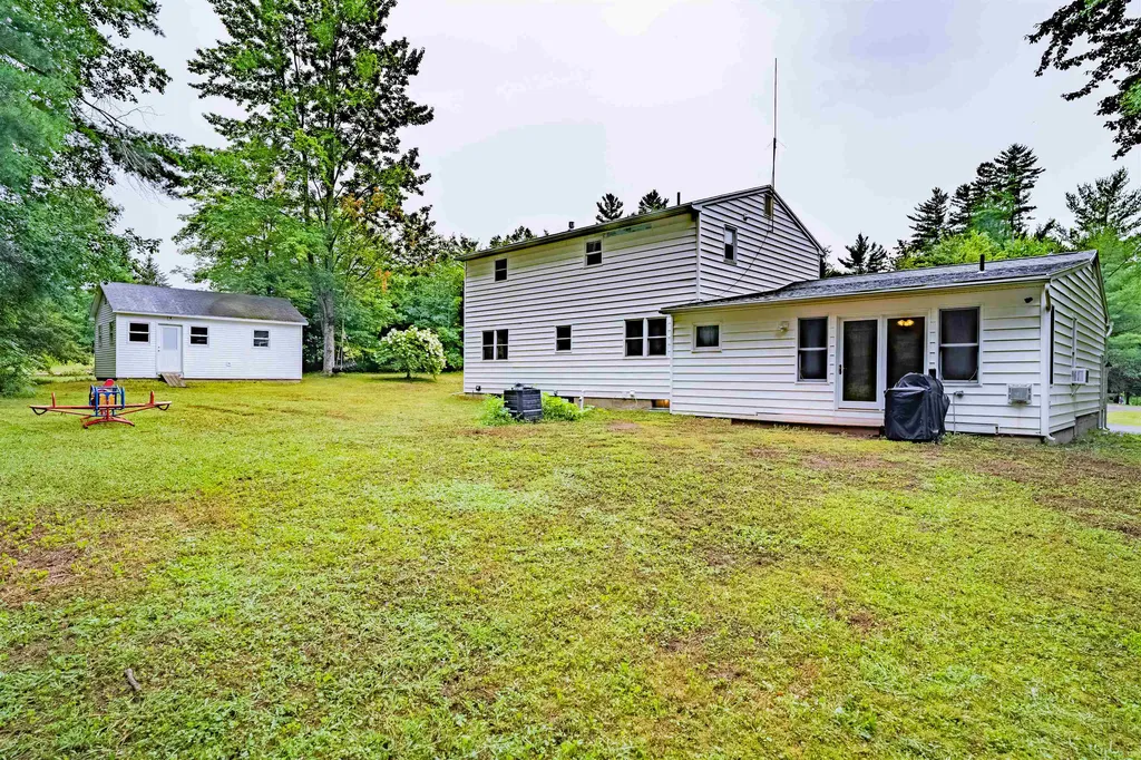 20 Oakwood Lane Essex VT 05452