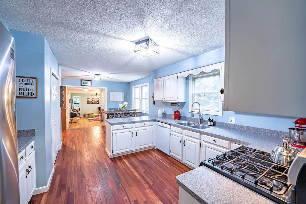 20 Oakwood Lane Essex VT 05452
