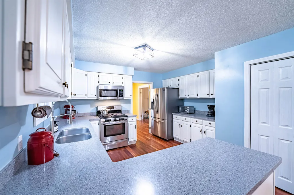 20 Oakwood Lane Essex VT 05452