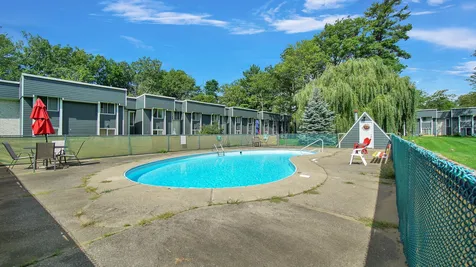 82 Twin Oaks Terrace South Burlington VT 05403