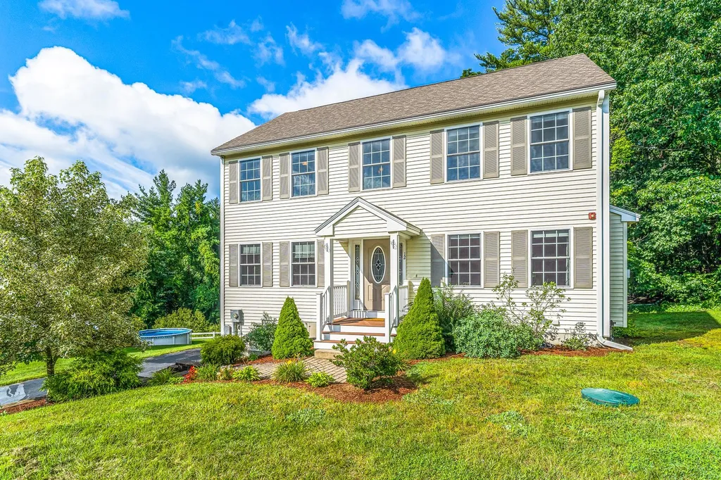 12 Lincoln Lane Chester NH 03036