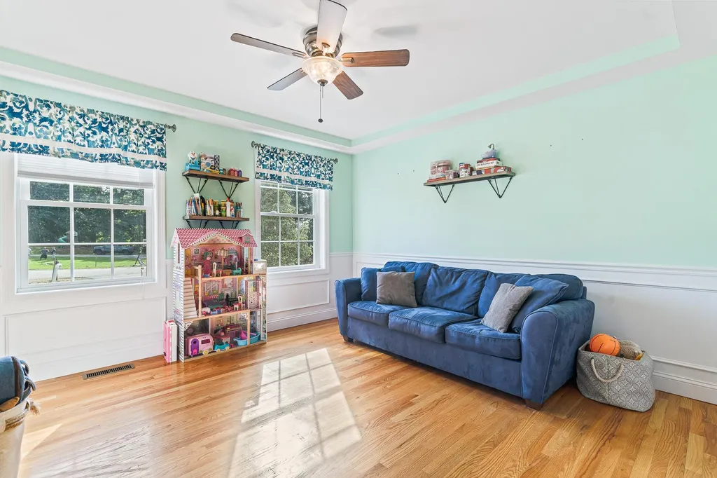 12 Lincoln Lane Chester NH 03036