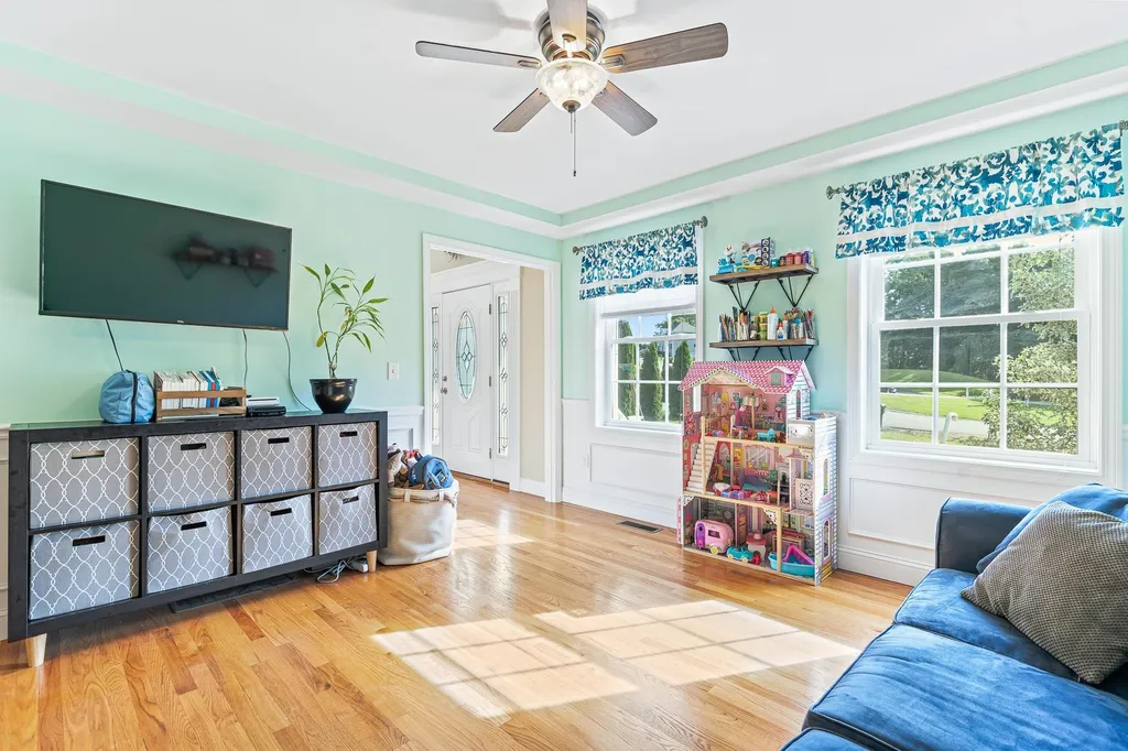 12 Lincoln Lane Chester NH 03036