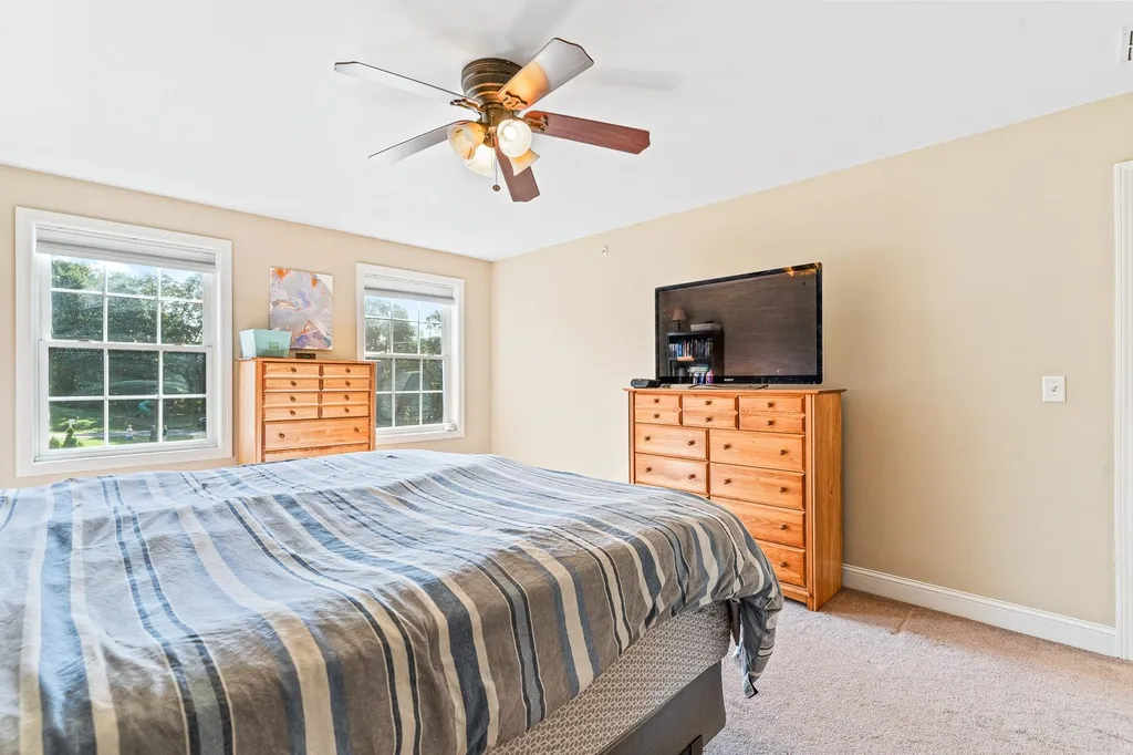 12 Lincoln Lane Chester NH 03036