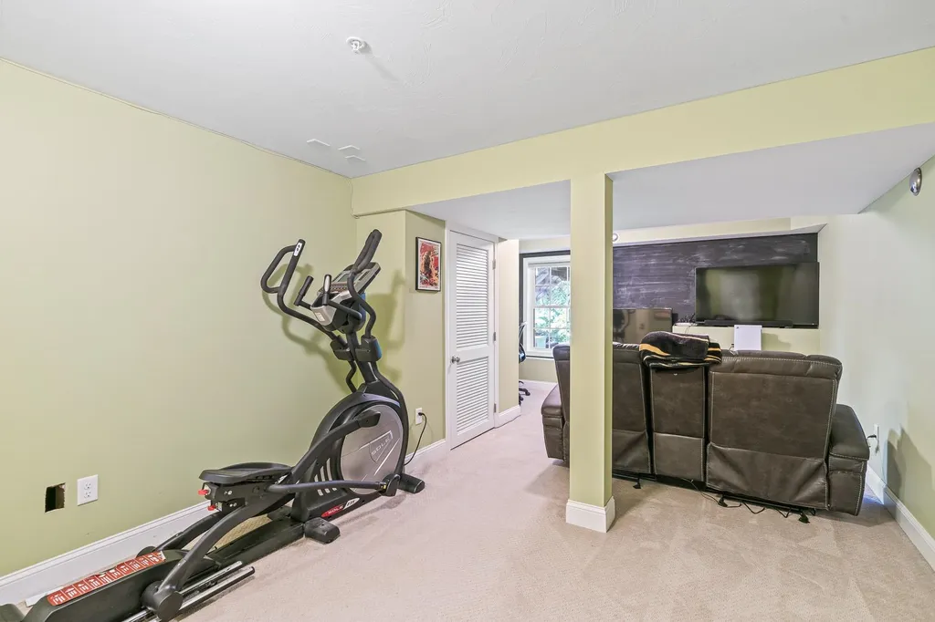 12 Lincoln Lane Chester NH 03036