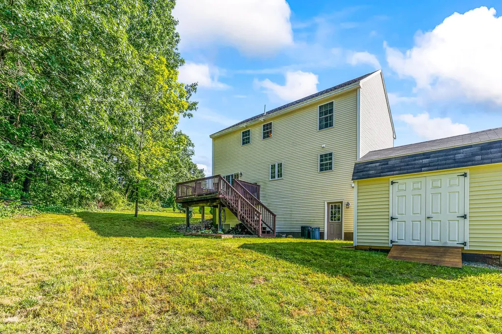 12 Lincoln Lane Chester NH 03036