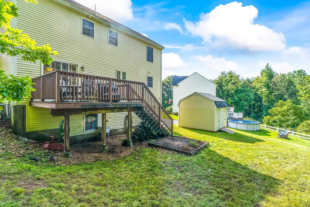 12 Lincoln Lane Chester NH 03036
