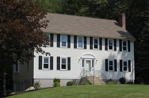 18 Hazelnut Lane Londonderry NH 03053
