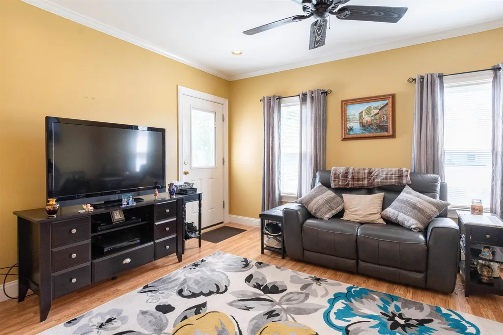 240 Lake Street Nashua NH 03060