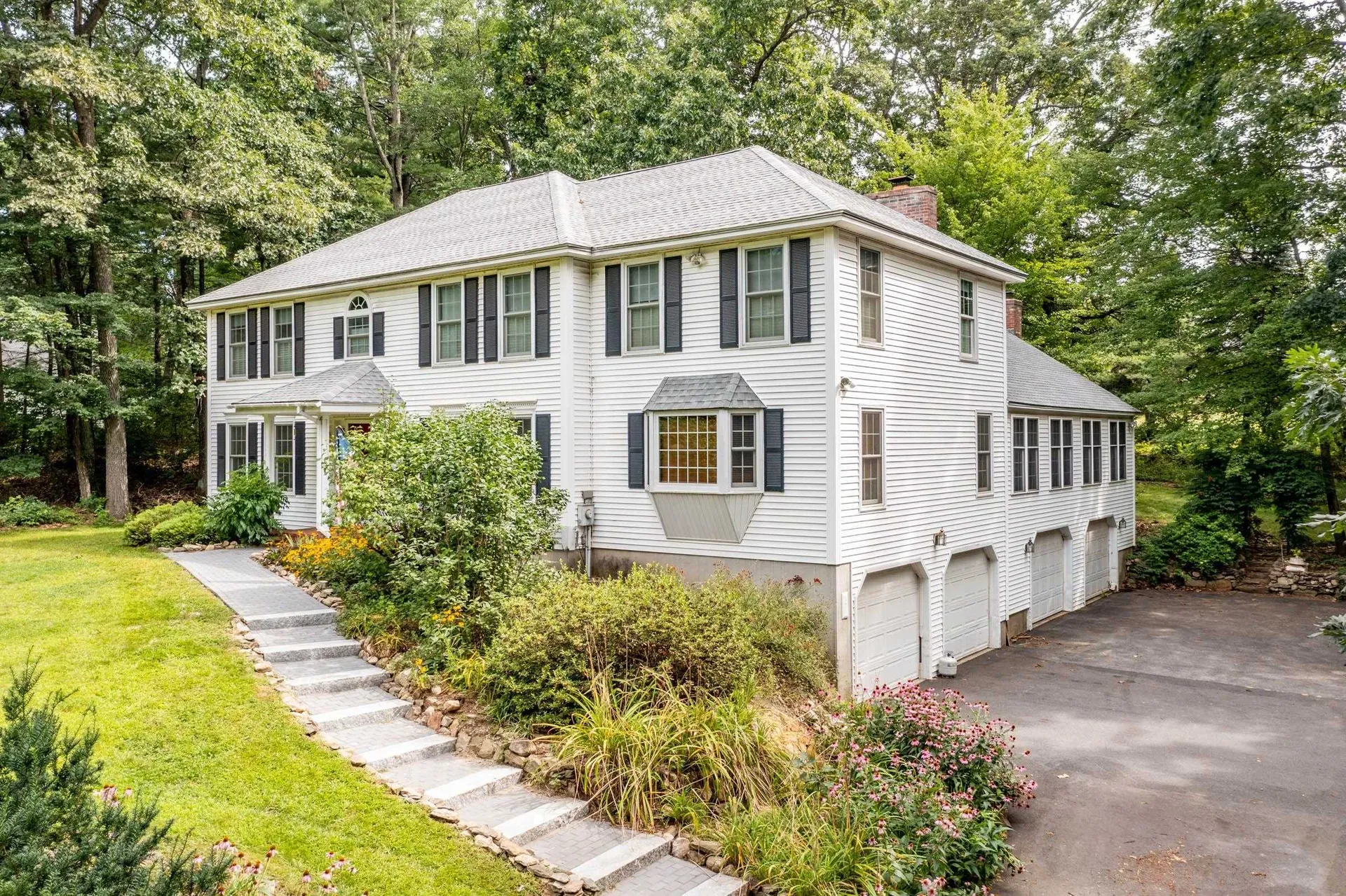 4 Rockwood Lane Londonderry NH 03053