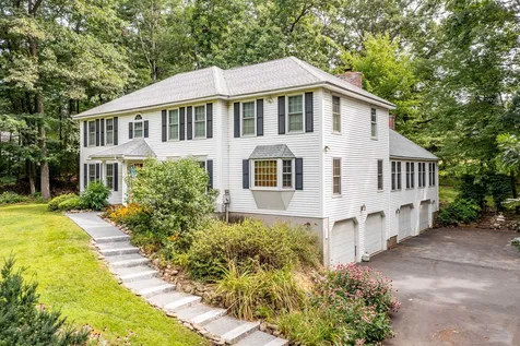 4 Rockwood Lane Londonderry NH 03053