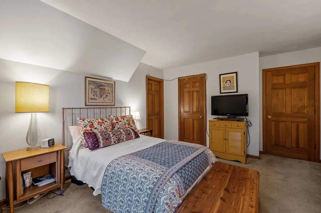 247 Hoyt Road Gilford NH 03249