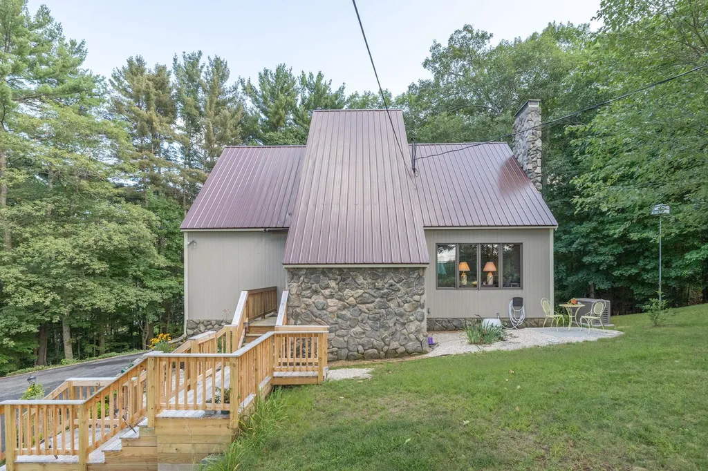 247 Hoyt Road Gilford NH 03249