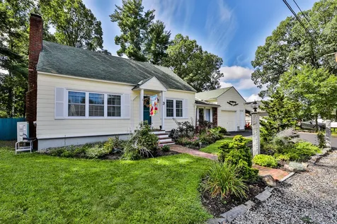 3 Seabee Street Bedford NH 03110