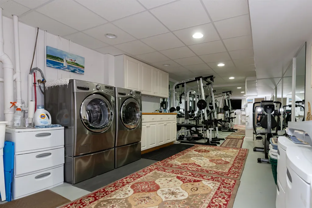 62 Hawthorne Village Road Nashua NH 03062