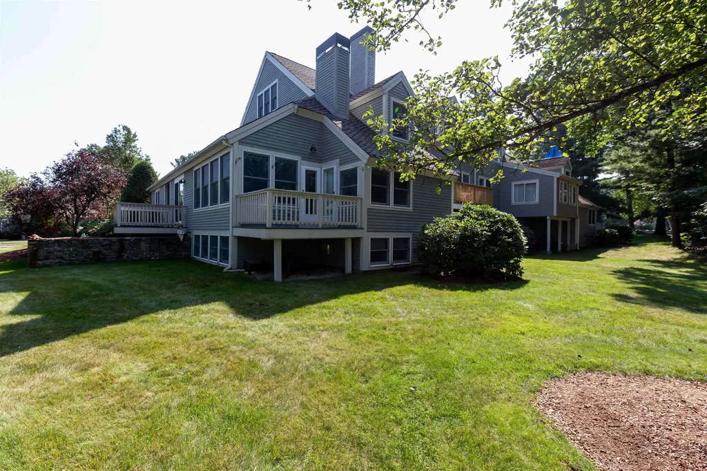 62 Hawthorne Village Road Nashua NH 03062