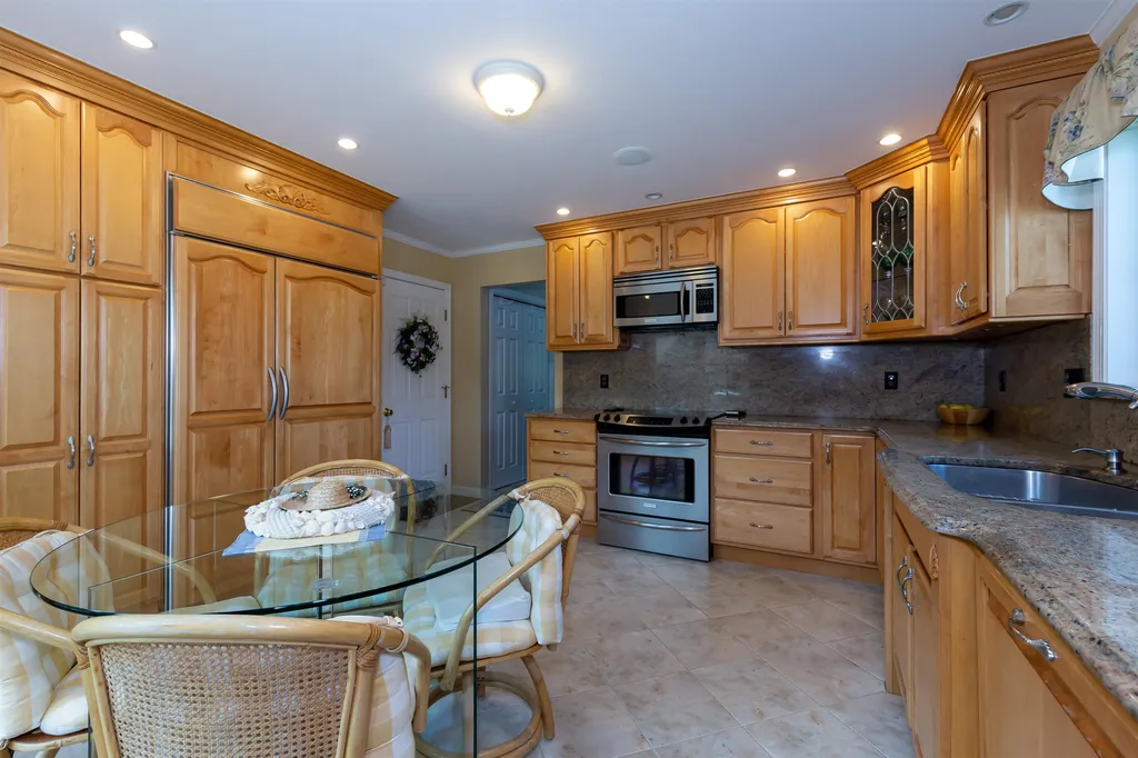 62 Hawthorne Village Road Nashua NH 03062