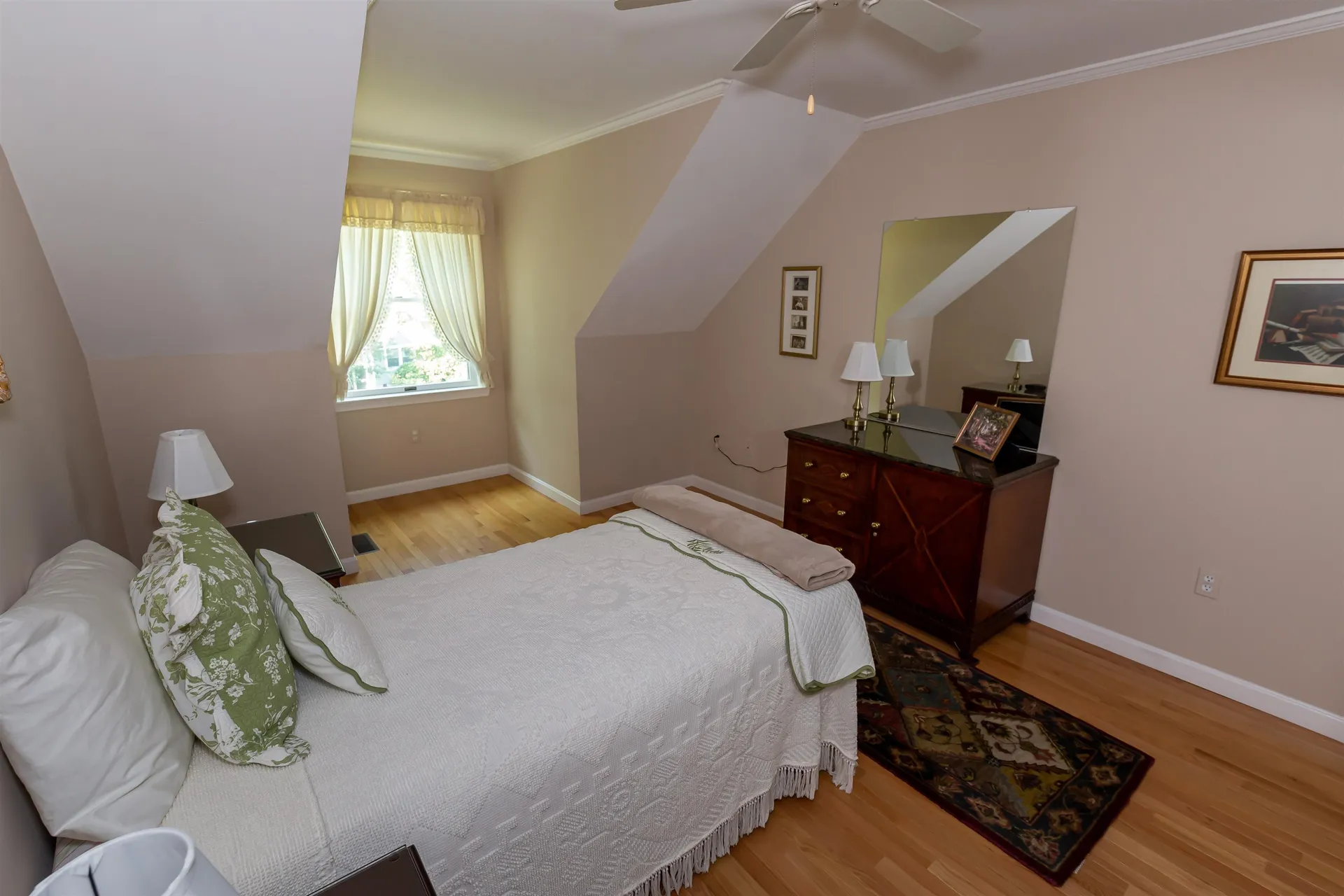 62 Hawthorne Village Road Nashua NH 03062