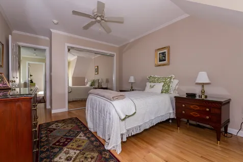 MLS: 4879988 MLS: 4879988