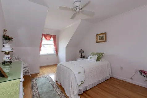MLS: 4879988 MLS: 4879988
