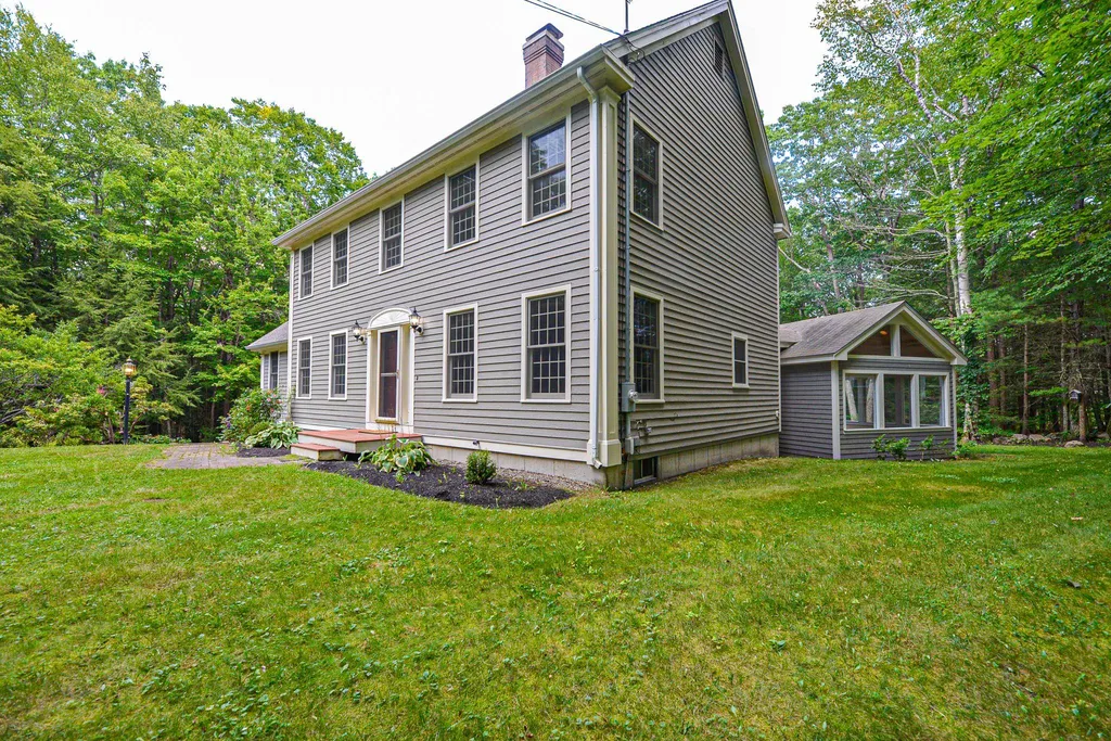 43 Wild Pasture Road Kensington NH 03833