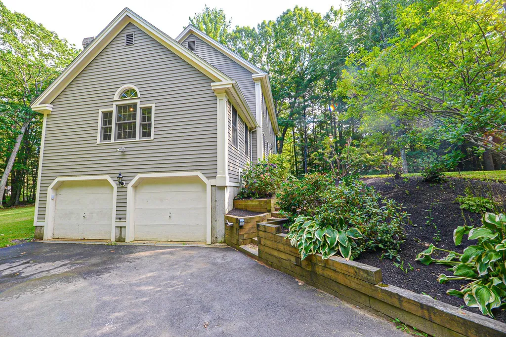 43 Wild Pasture Road Kensington NH 03833