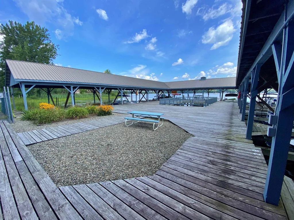 197 Farrants Point Newport City VT 05855