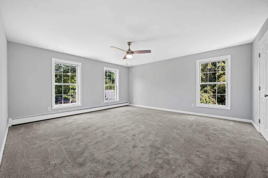 15 Lamprey Village Drive Epping NH 03042