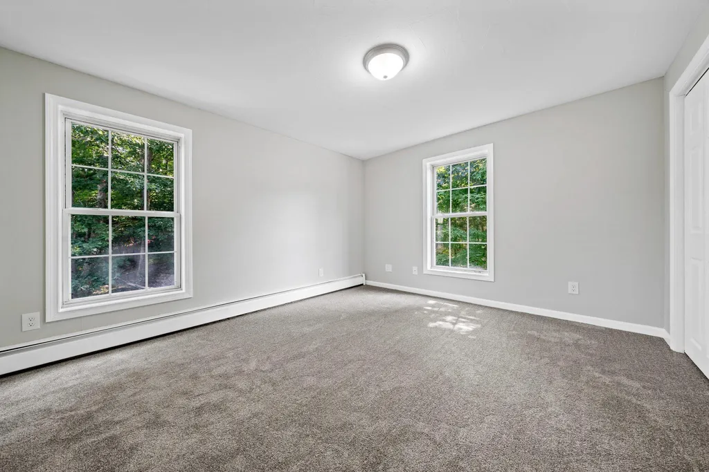 15 Lamprey Village Drive Epping NH 03042