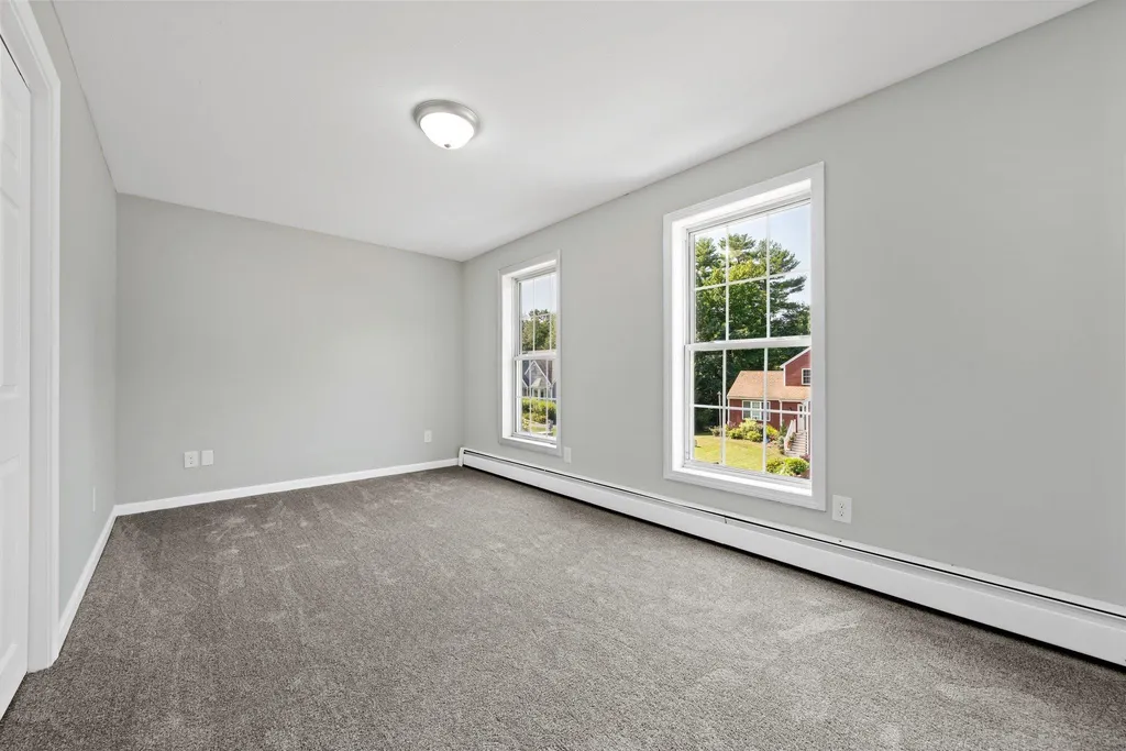 15 Lamprey Village Drive Epping NH 03042