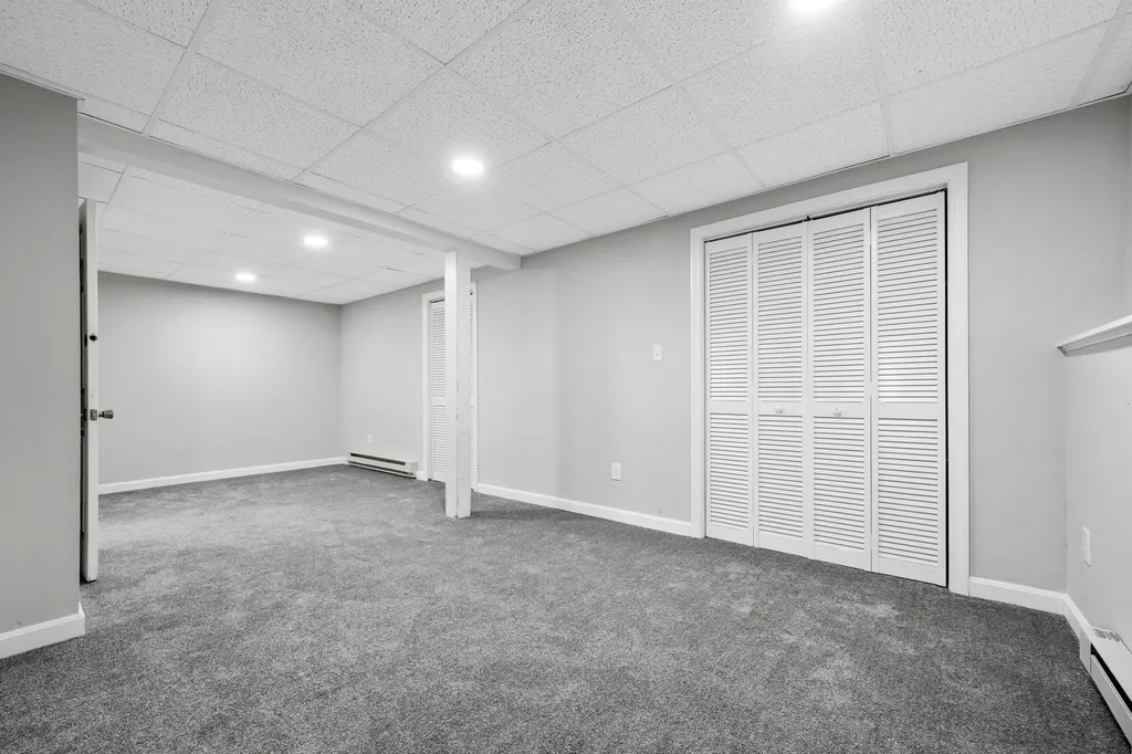 15 Lamprey Village Drive Epping NH 03042