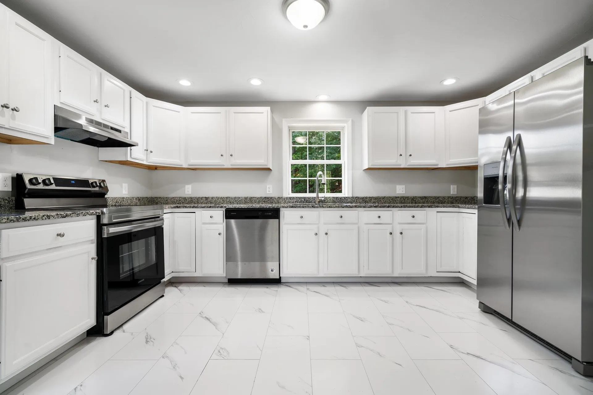 15 Lamprey Village Drive Epping NH 03042