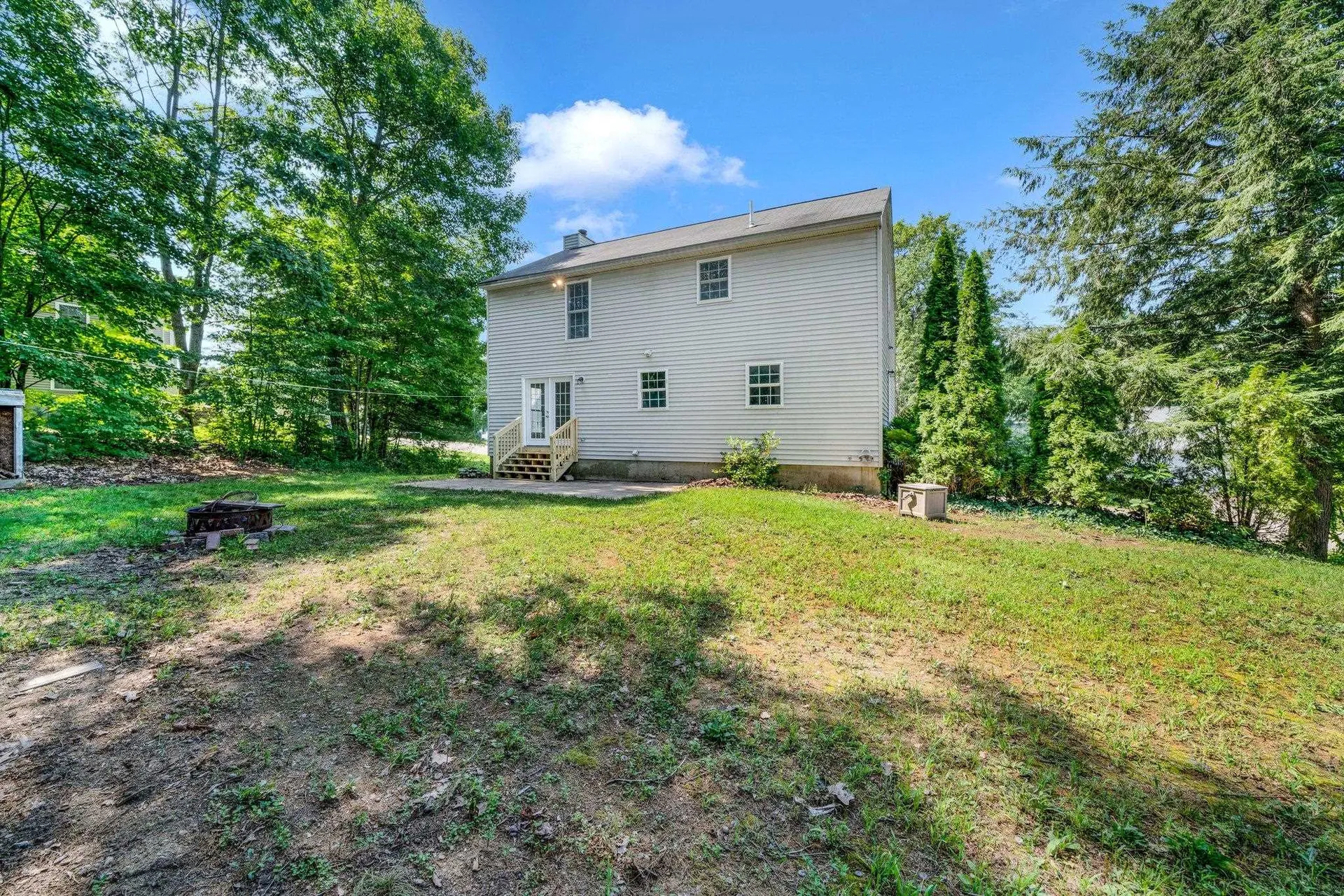 15 Lamprey Village Drive Epping NH 03042