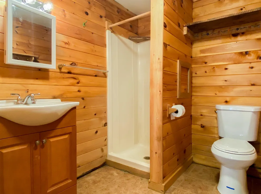 29 Cindys Way Enfield NH 03748