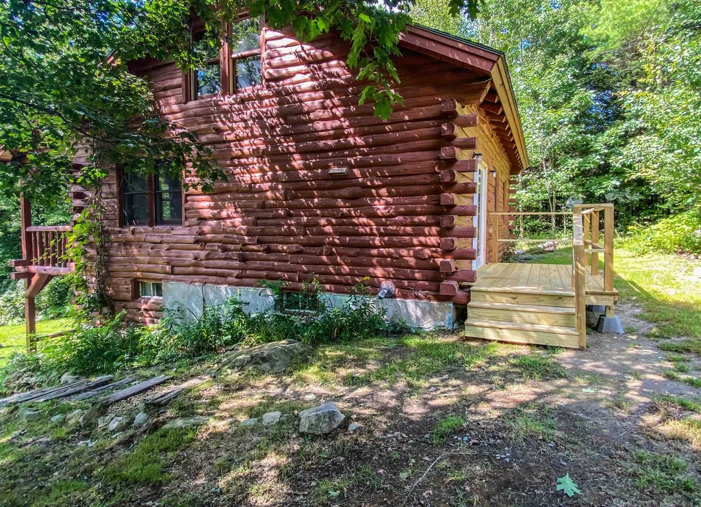 29 Cindys Way Enfield NH 03748