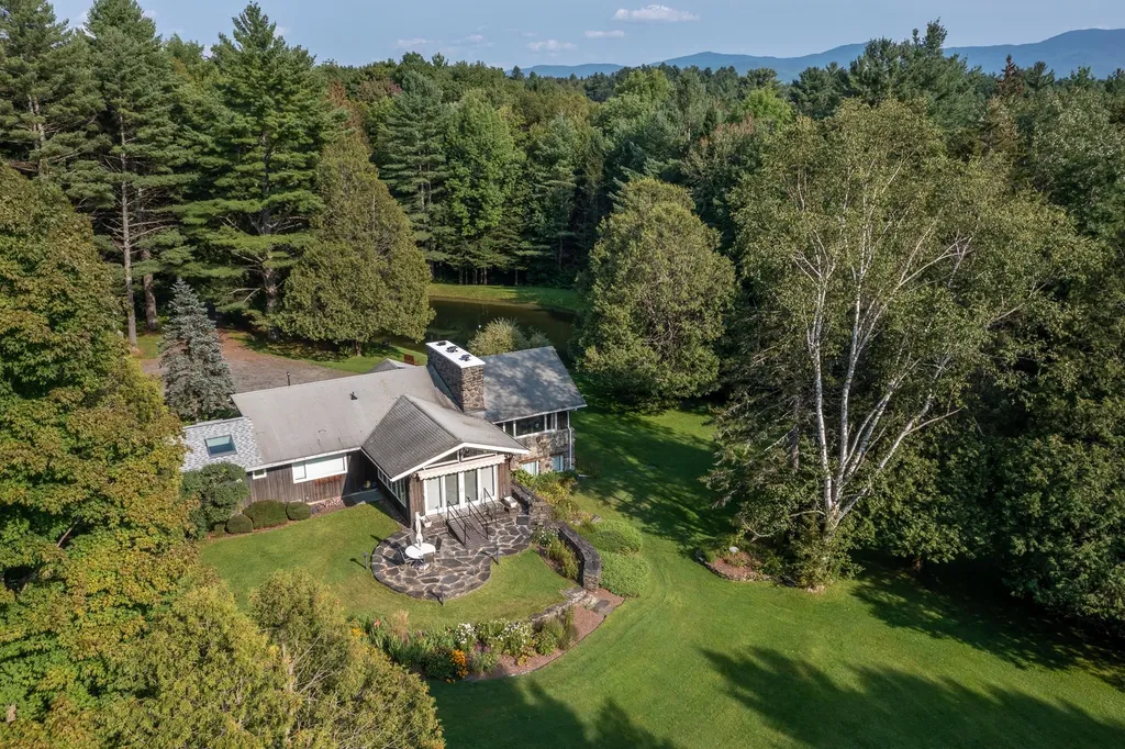 40 Sanborn Road Stowe VT 05672