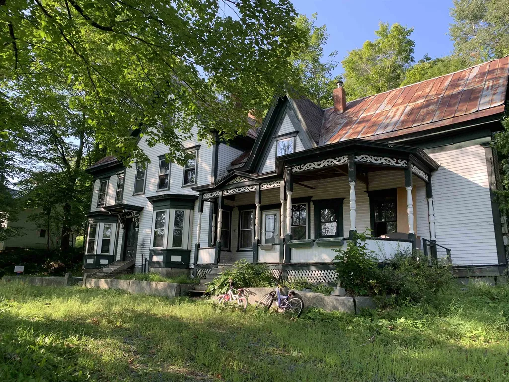 1276 Creamery Road Ryegate VT 05042