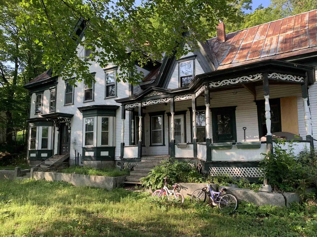 1276 Creamery Road Ryegate VT 05042