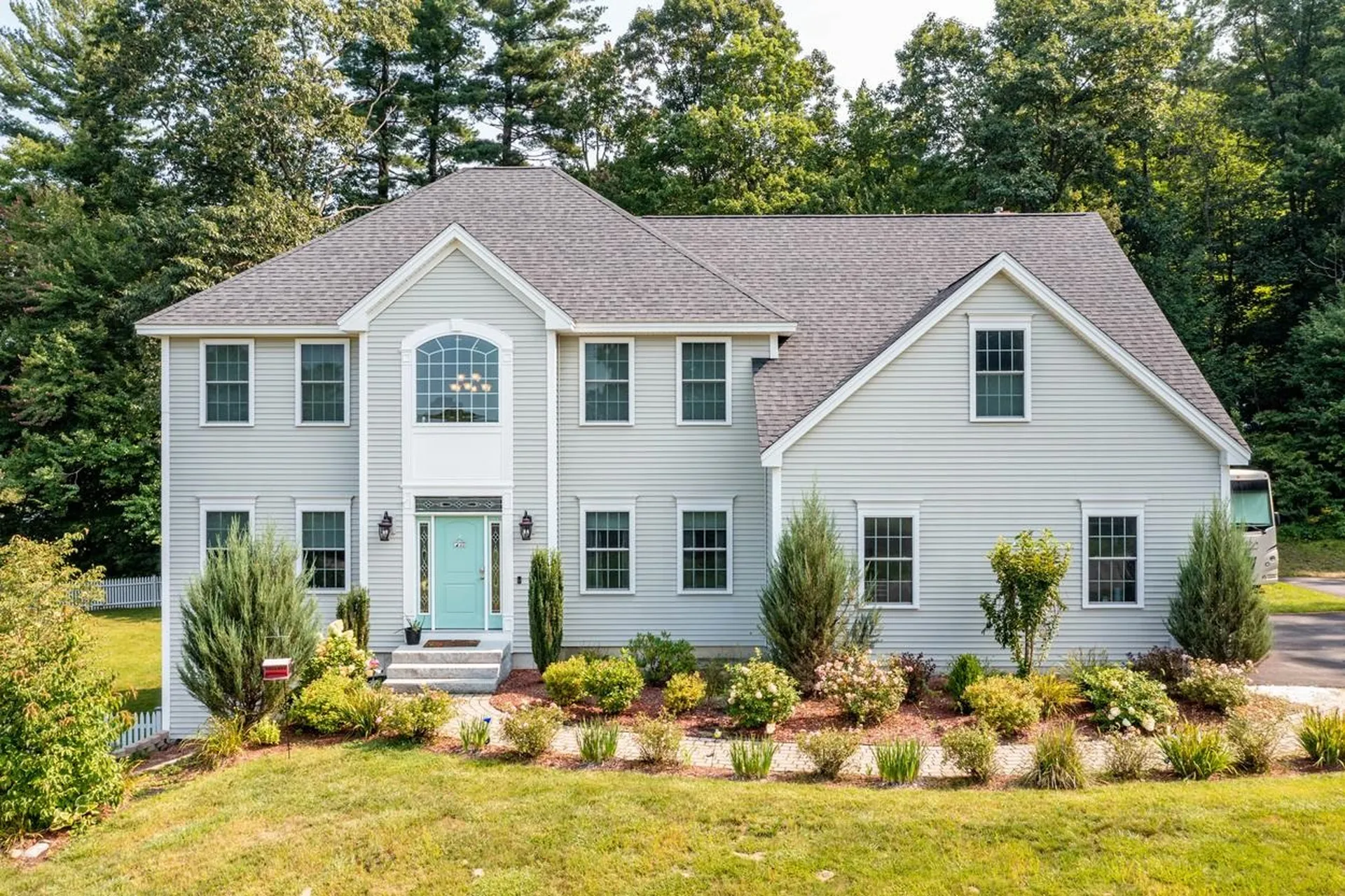 38 Hemlock Street Londonderry NH 03053