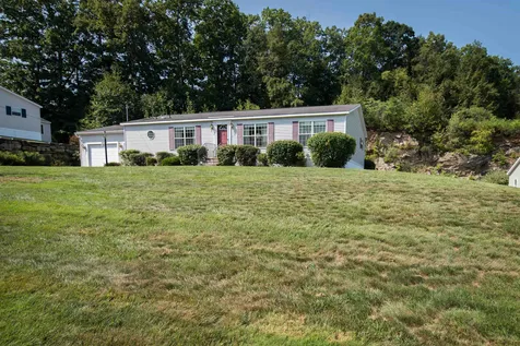 74 Freedom Hill Road Hampstead NH 03841