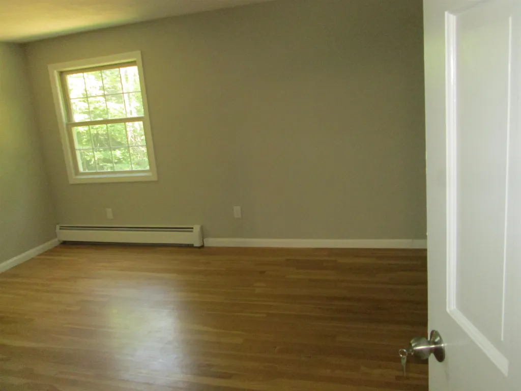 57 Great Oak Drive Chester NH 03036