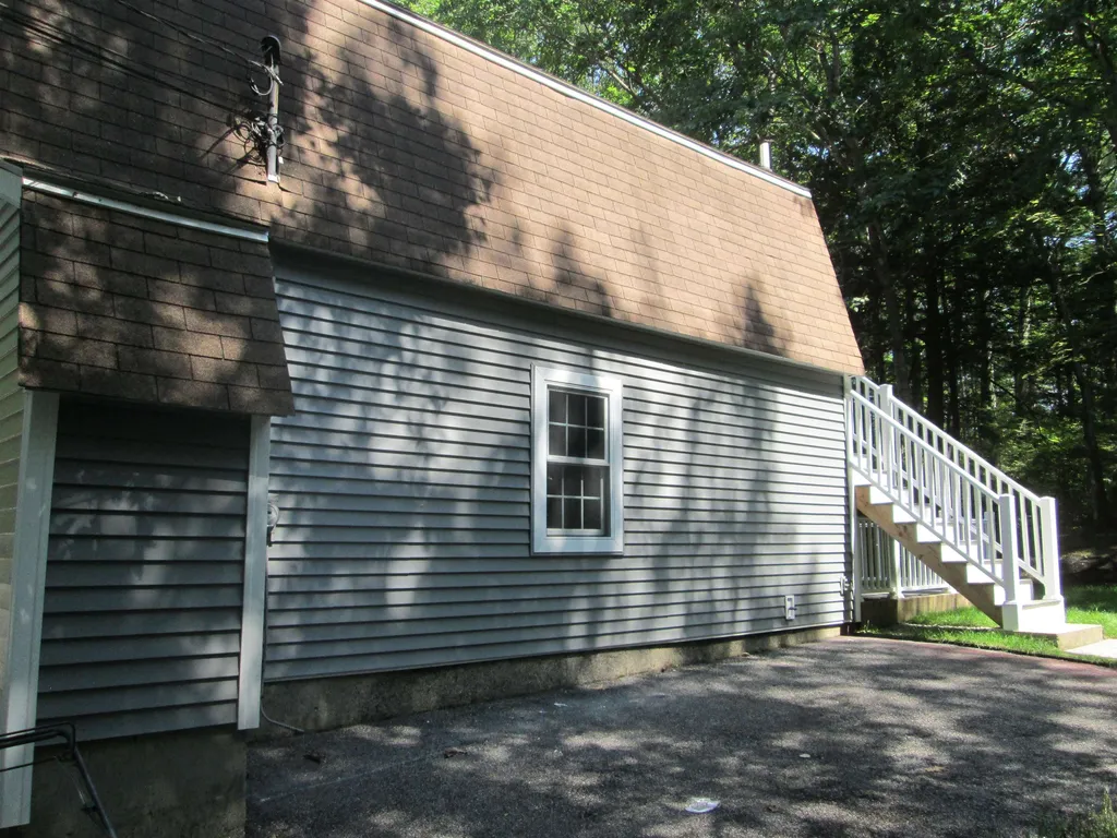 57 Great Oak Drive Chester NH 03036
