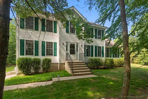 33 Watson Hill Road Raymond NH 03077