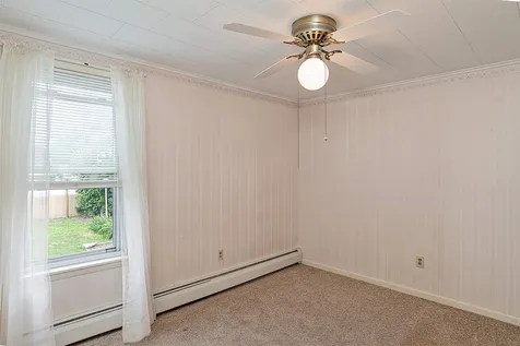 23 Quirin Street Manchester NH 03102